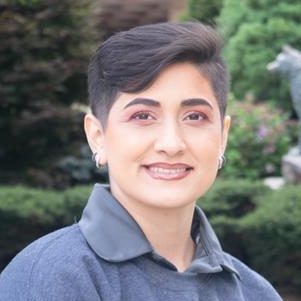 headshot of afra hassan pour